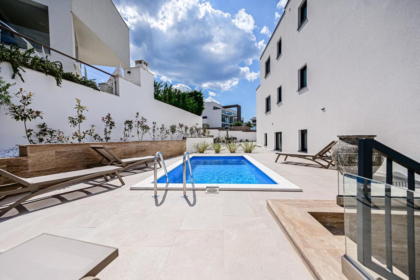 Apartments Sea & Stone Malinska Bagian luar foto